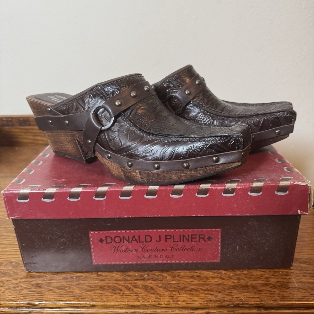 Donald J Pliner Western Couture Brown Leather Mules Studded Rosette Size 8 NIB